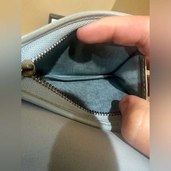 Gucci Baby Blue GG Marmont Quilted Python & Calfskin
Leather Compact Wallet - Picture 13 of 13